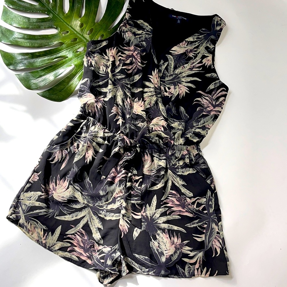 One❤️Clothing Tropical Print Romper